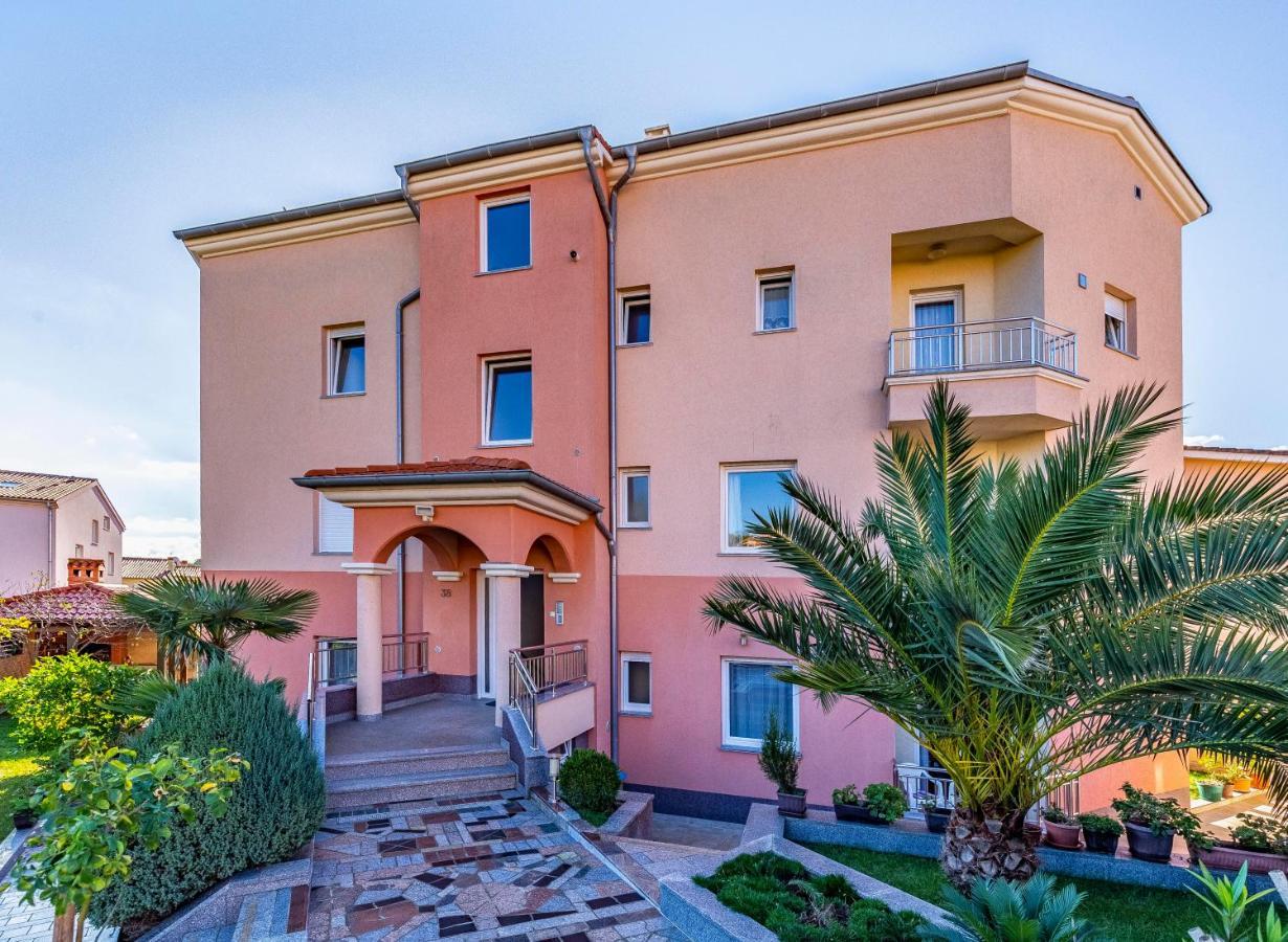 Istriensonne - Apartments Veruda Mit Grillterrasse Pola Esterno foto