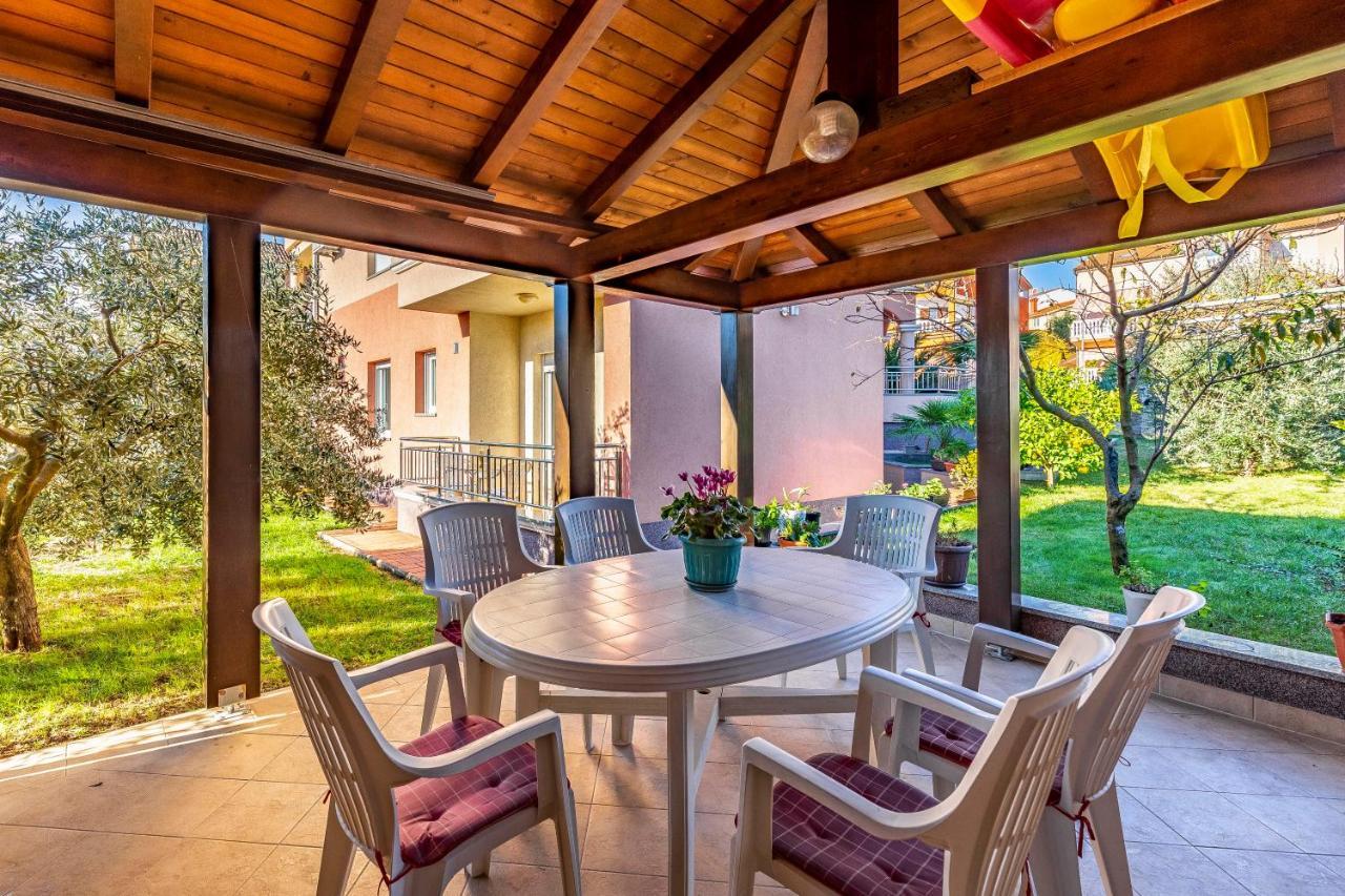 Istriensonne - Apartments Veruda Mit Grillterrasse Pola Esterno foto