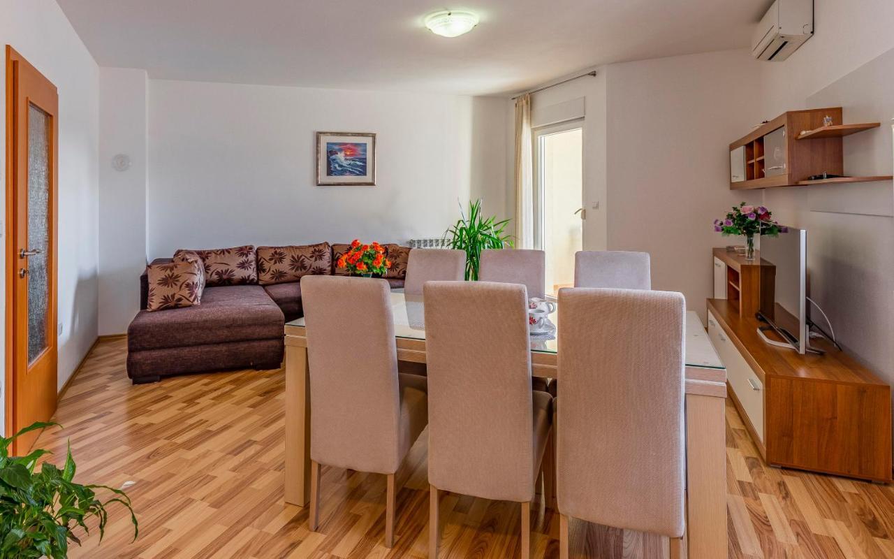 Istriensonne - Apartments Veruda Mit Grillterrasse Pola Esterno foto