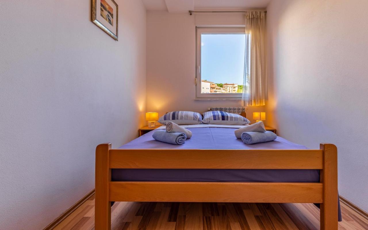 Istriensonne - Apartments Veruda Mit Grillterrasse Pola Esterno foto