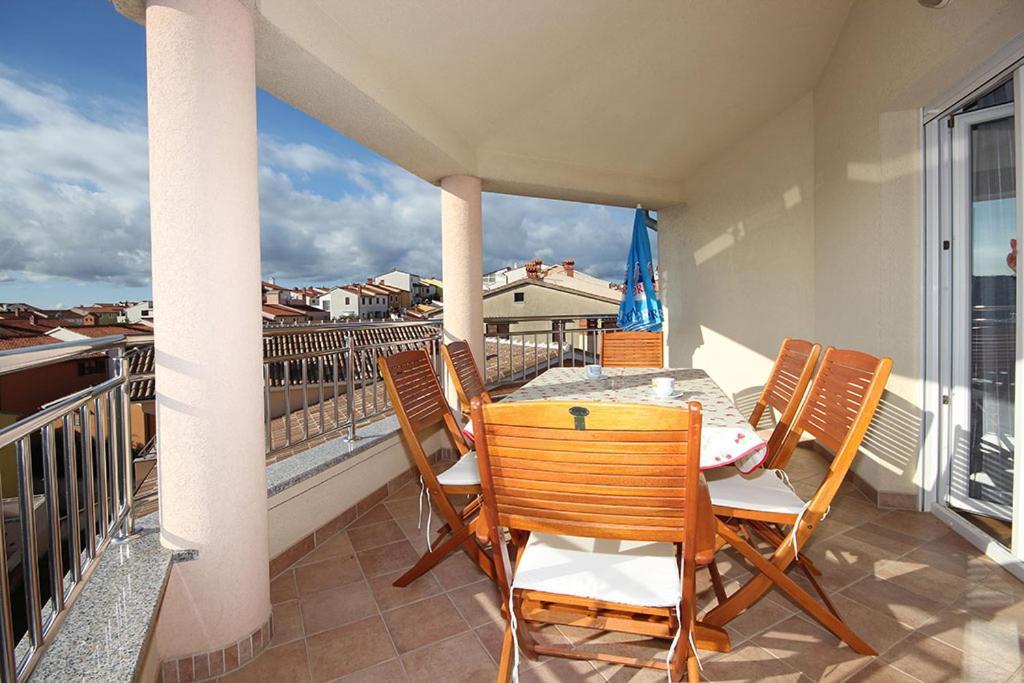 Istriensonne - Apartments Veruda Mit Grillterrasse Pola Esterno foto
